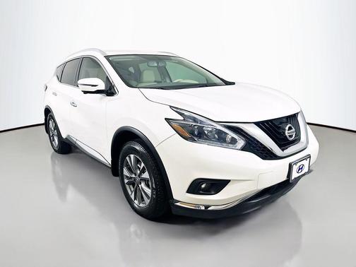 White 2018 Nissan Murano SL