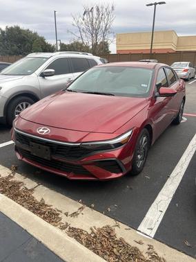 2024 Hyundai ELANTRA SEL