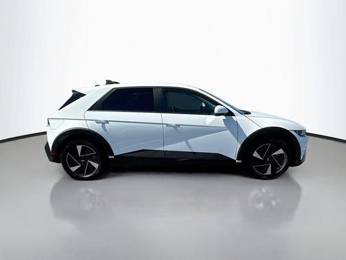 2025 Hyundai IONIQ 5 SE
