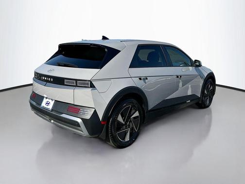 2025 Hyundai IONIQ 5 SE