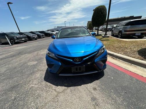 Blue Streak Metallic 2018 Toyota Camry XSE