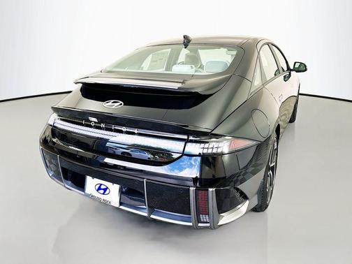 2025 Hyundai IONIQ 6 SEL