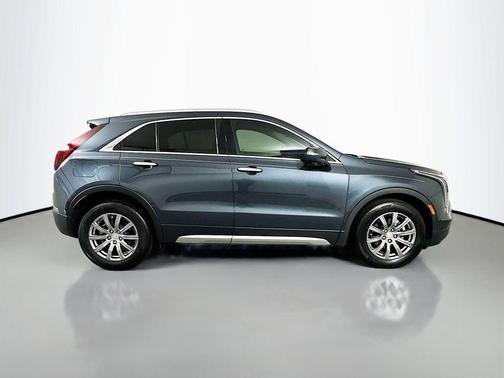 Shadow 2021 Cadillac XT4 Premium Luxury