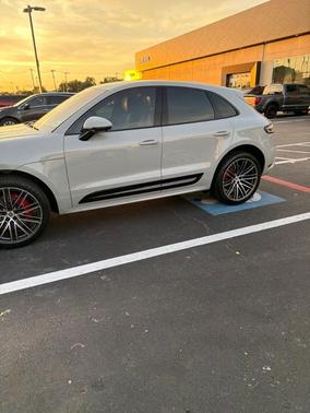 Chalk 2023 Porsche Macan S