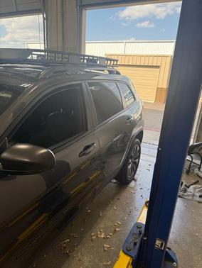 Granite Crystal Clearcoat Metallic 2021 Jeep Cherokee Latitude Lux