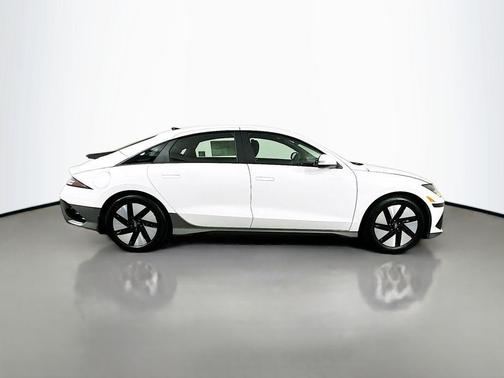 2025 Hyundai IONIQ 6 SE