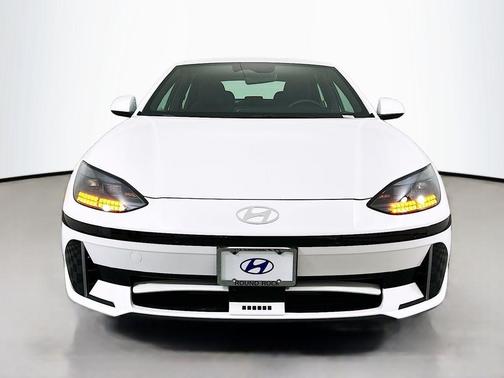 2025 Hyundai IONIQ 6 SE