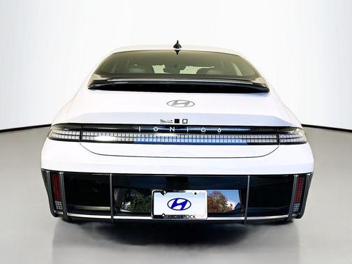 2025 Hyundai IONIQ 6 SE