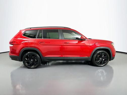 Aurora Red Metallic 2023 Volkswagen Atlas 3.6L SE w/Technology
