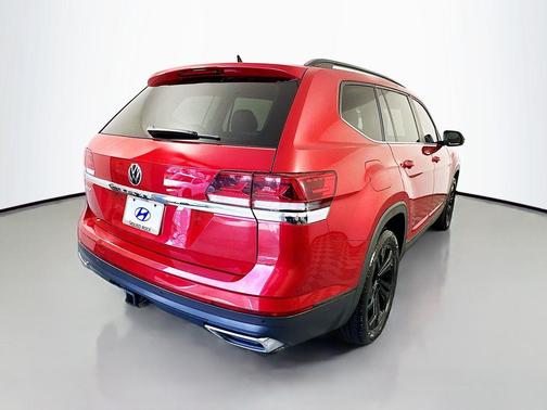 Aurora Red Metallic 2023 Volkswagen Atlas 3.6L SE w/Technology