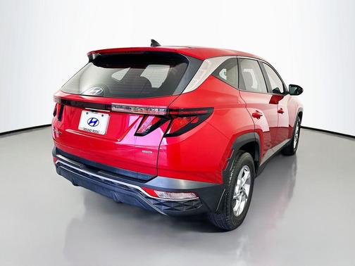 2022 Hyundai TUCSON SE