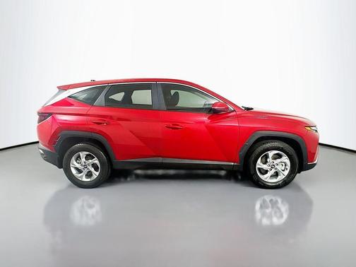 2022 Hyundai TUCSON SE