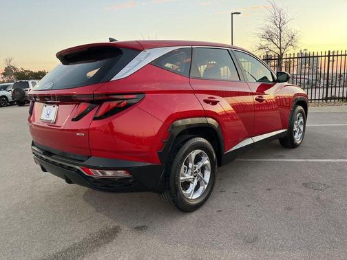 2022 Hyundai TUCSON SE