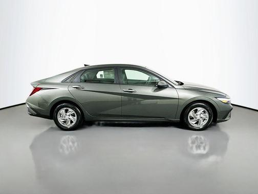 Amazon Gray 2026 Hyundai ELANTRA SE