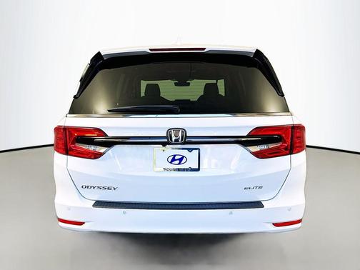 2021 Honda Odyssey Elite