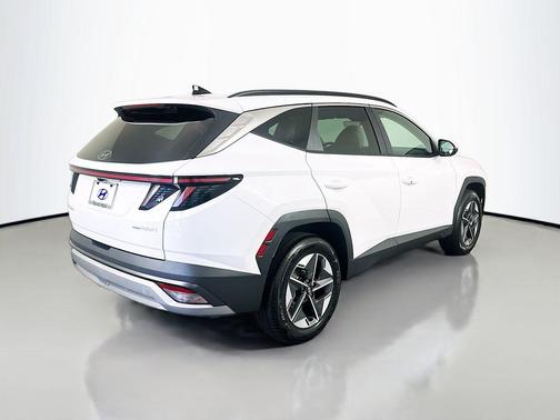 Pearl 2026 Hyundai TUCSON Hybrid SEL Convenience