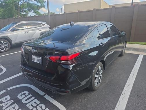 Super Black 2021 Nissan Versa 1.6 SV