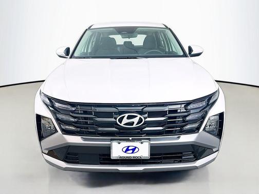 White Pearl 2026 Hyundai TUCSON SE