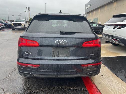 Moonlight Blue Metallic 2020 Audi Q5 45 Titanium Premium