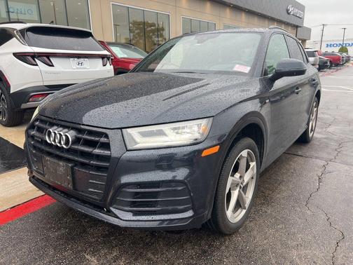 Moonlight Blue Metallic 2020 Audi Q5 45 Titanium Premium