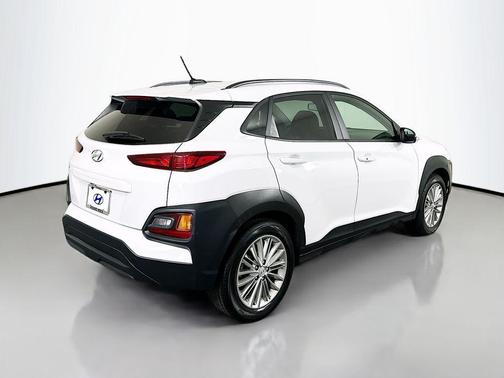 2021 Hyundai KONA SEL
