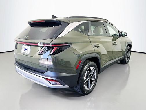 Green 2025 Hyundai TUCSON SEL Convenience