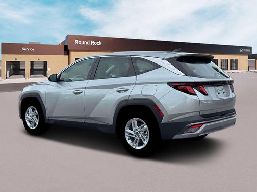 Shimmering Silver 2026 Hyundai TUCSON SE