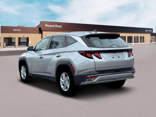 Shimmering Silver 2026 Hyundai TUCSON SE