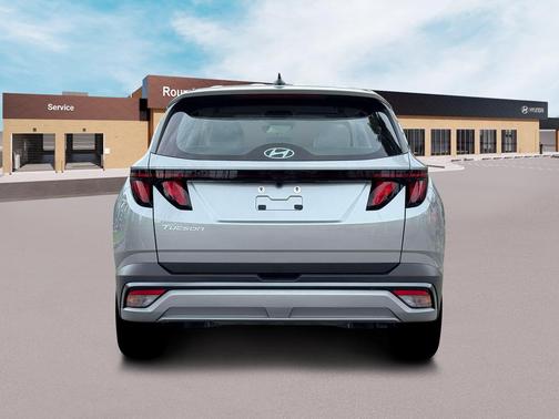 Shimmering Silver 2026 Hyundai TUCSON SE