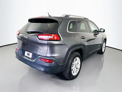 Granite Crystal Clearcoat Metallic 2015 Jeep Cherokee Latitude