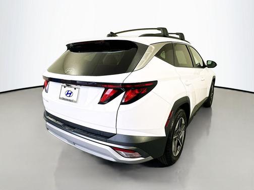 White Pearl 2026 Hyundai TUCSON SEL
