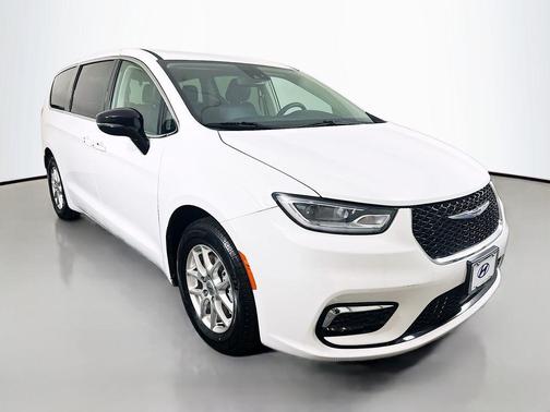 2024 Chrysler Pacifica Touring-L