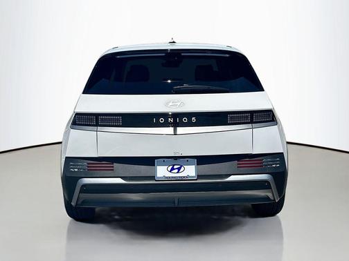 2025 Hyundai IONIQ 5 SE