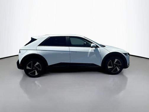 2025 Hyundai IONIQ 5 SE