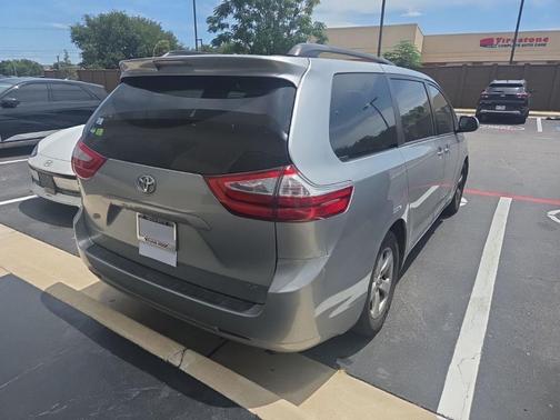 Silver Sky Metallic 2017 Toyota Sienna LE