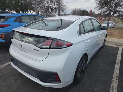 2020 Hyundai IONIQ Hybrid SEL