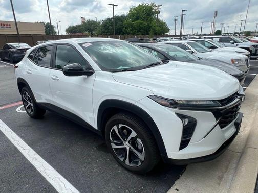 Summit White 2024 Chevrolet Trax 1RS