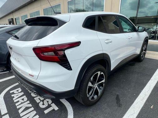 Summit White 2024 Chevrolet Trax 1RS