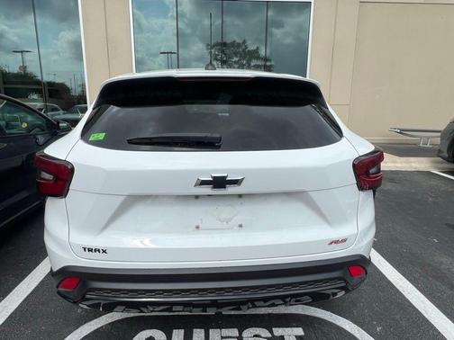 Summit White 2024 Chevrolet Trax 1RS