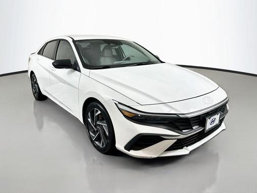 White 2025 Hyundai ELANTRA SEL Sport