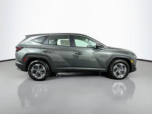 Amazon Gray 2026 Hyundai TUCSON Hybrid SE