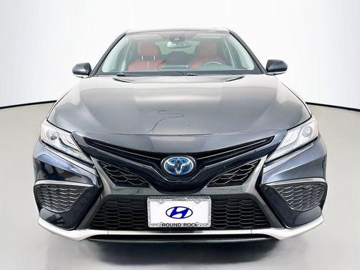 Midnight Black Metallic 2021 Toyota Camry Hybrid XSE