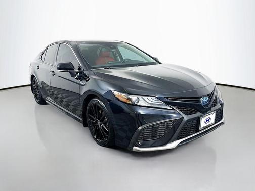 Midnight Black Metallic 2021 Toyota Camry Hybrid XSE