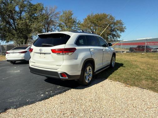 2017 Toyota Highlander Limited
