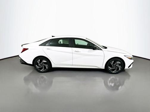 2025 Hyundai ELANTRA HEV SEL Sport