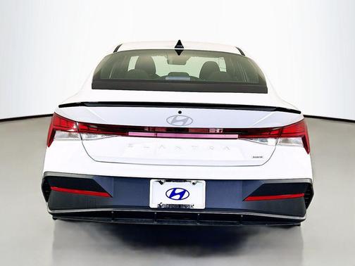 2025 Hyundai ELANTRA HEV SEL Sport