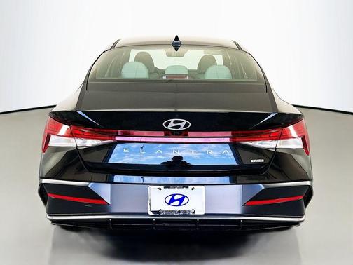 2026 Hyundai ELANTRA HEV Limited