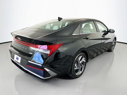 2026 Hyundai ELANTRA HEV Limited