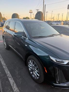 2025 Cadillac XT6 Premium Luxury FWD