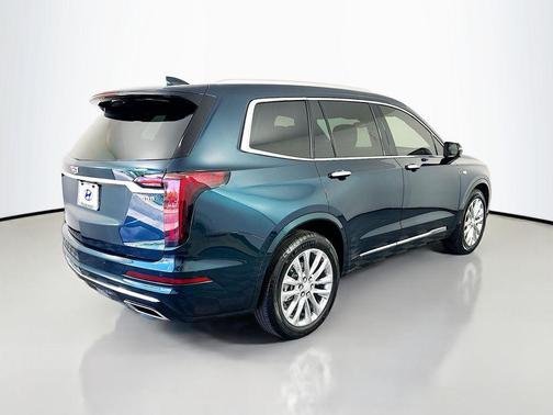 2025 Cadillac XT6 Premium Luxury FWD